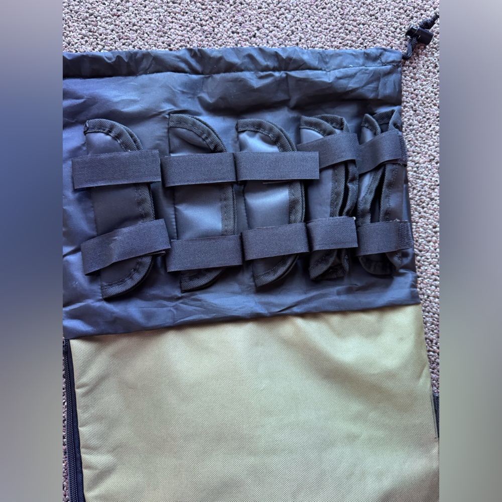Waterproof Fishing Rod and Gear Bag - Picture 4 of 7